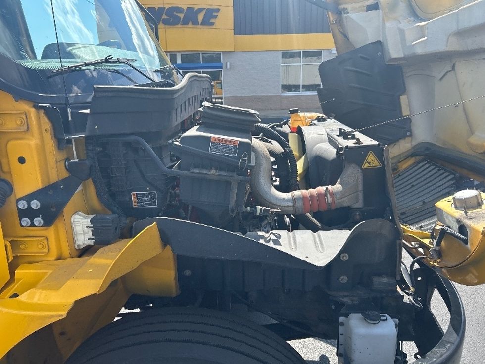 Cab and Chassis Truck-Light and Medium Duty Trucks-International-2021-MV607-Montgomery-NY-148,345\n\t\tmiles-$ 39,750 - Image 17