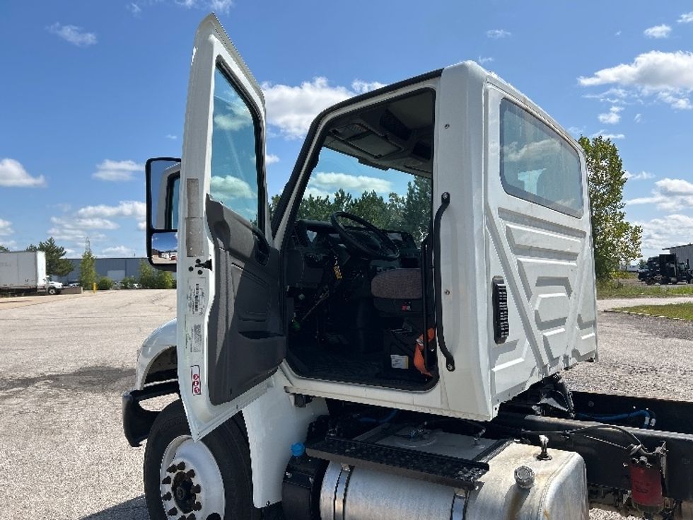 Cab and Chassis Truck-Light and Medium Duty Trucks-International-2021-MV607-Saginaw-MI-49,315\n\t\tmiles-$ 54,500 - Image 16