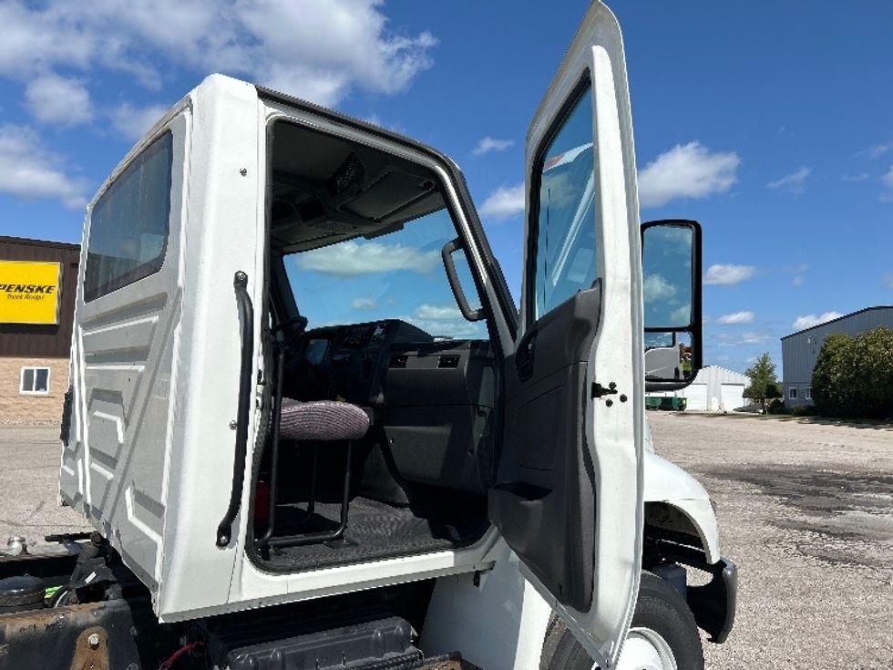 Cab and Chassis Truck-Light and Medium Duty Trucks-International-2021-MV607-Saginaw-MI-49,315\n\t\tmiles-$ 54,500 - Image 20