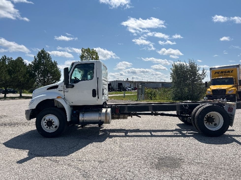 Cab and Chassis Truck-Light and Medium Duty Trucks-International-2021-MV607-Saginaw-MI-49,315\n\t\tmiles-$ 54,500 - Image 4