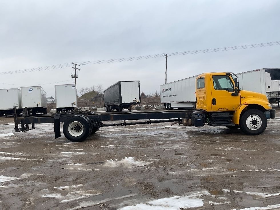 Cab and Chassis Truck-Light and Medium Duty Trucks-International-2021-MV607-South Bend-IN-218,980\n\t\tmiles-$ 35,000 - Image 11