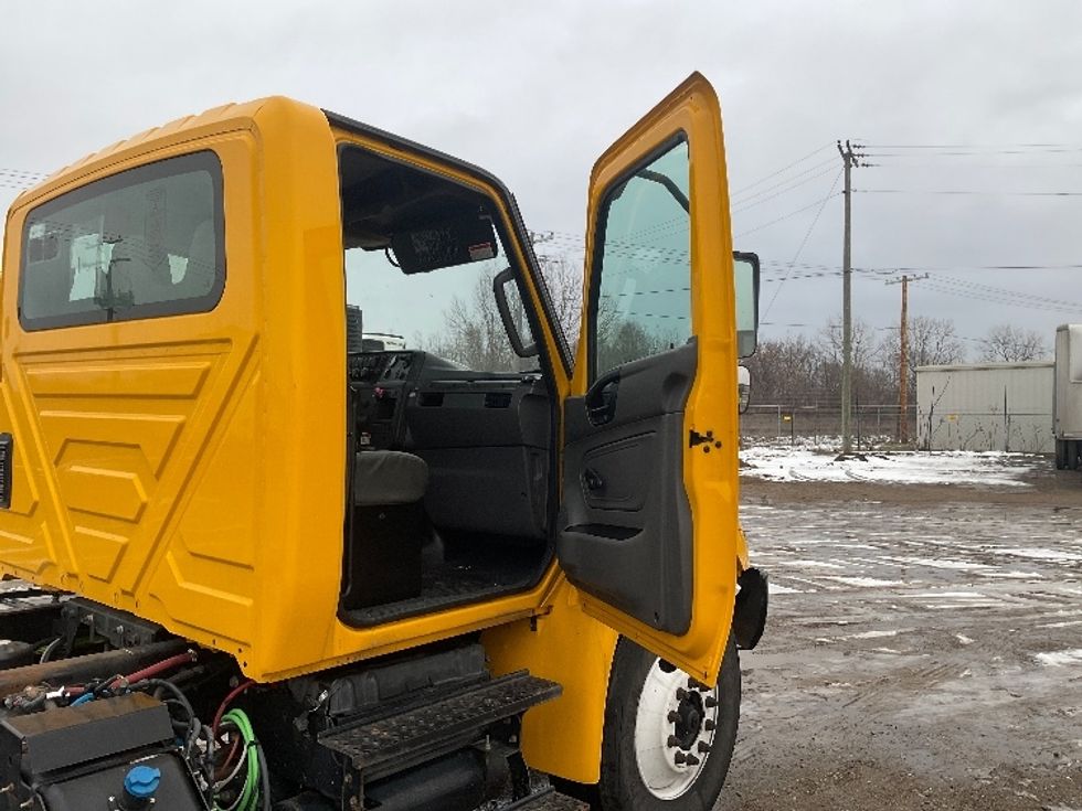 Cab and Chassis Truck-Light and Medium Duty Trucks-International-2021-MV607-South Bend-IN-218,980\n\t\tmiles-$ 35,000 - Image 16