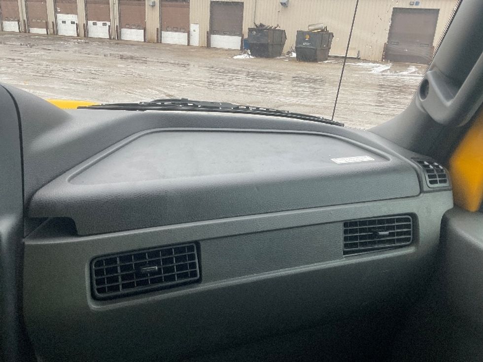 Cab and Chassis Truck-Light and Medium Duty Trucks-International-2021-MV607-South Bend-IN-218,980\n\t\tmiles-$ 35,000 - Image 17