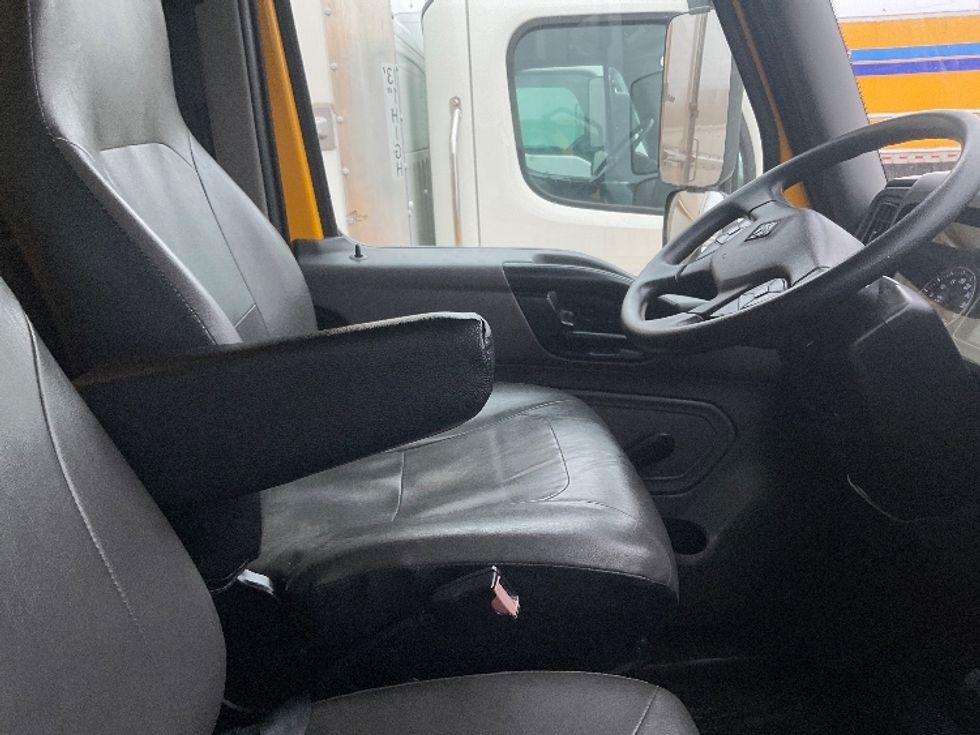 Cab and Chassis Truck-Light and Medium Duty Trucks-International-2021-MV607-South Bend-IN-218,980\n\t\tmiles-$ 35,000 - Image 18