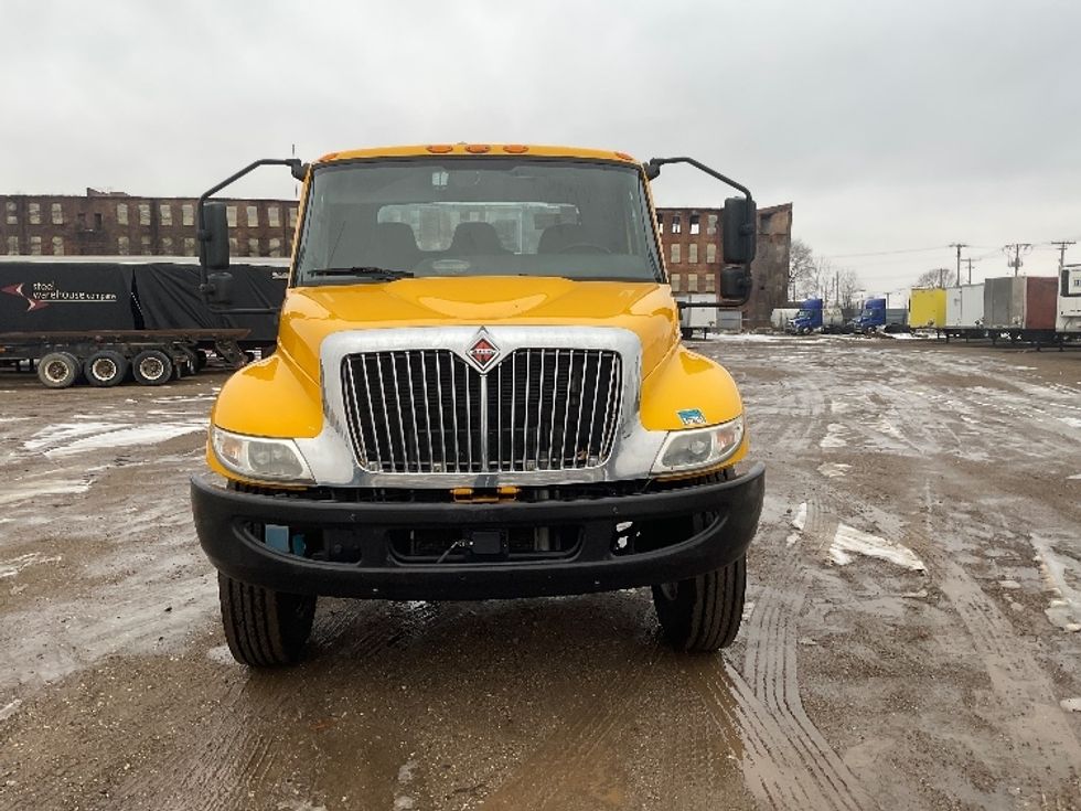 Cab and Chassis Truck-Light and Medium Duty Trucks-International-2021-MV607-South Bend-IN-218,980\n\t\tmiles-$ 35,000 - Image 2