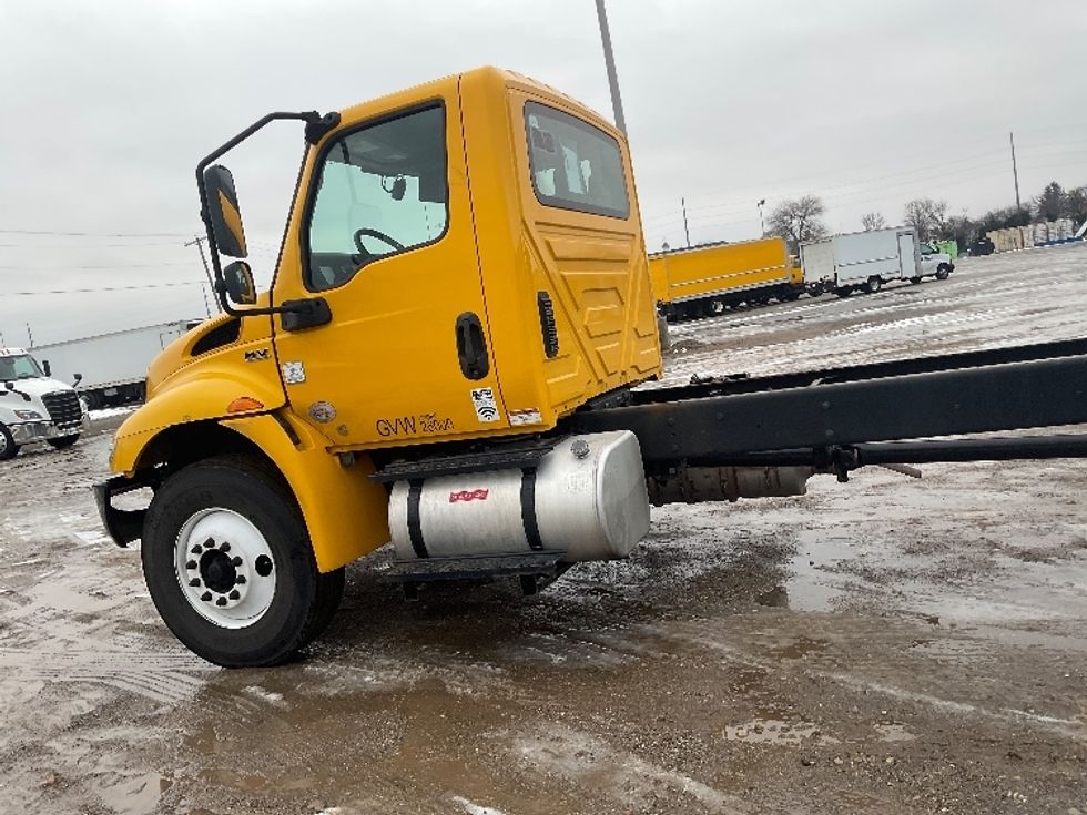 Cab and Chassis Truck-Light and Medium Duty Trucks-International-2021-MV607-South Bend-IN-218,980\n\t\tmiles-$ 35,000 - Image 25