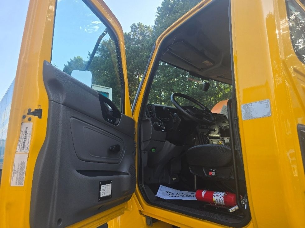 Cab and Chassis Truck-Light and Medium Duty Trucks-International-2021-MV607-Suwanee-GA-203,077\n\t\tmiles-$ 35,000 - Image 11
