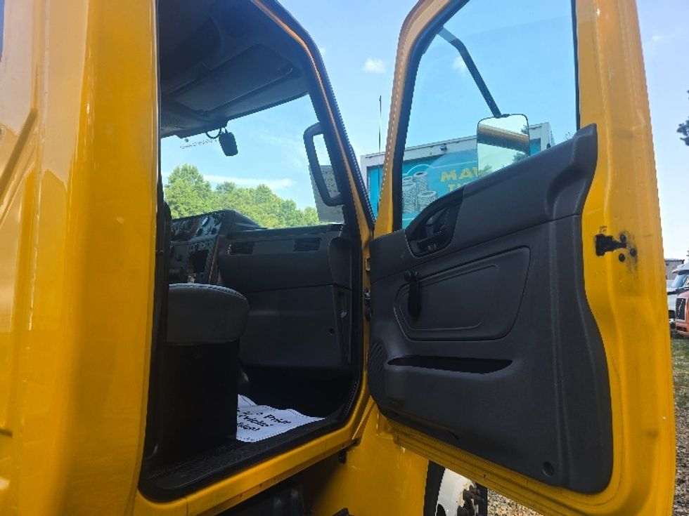 Cab and Chassis Truck-Light and Medium Duty Trucks-International-2021-MV607-Suwanee-GA-203,077\n\t\tmiles-$ 35,000 - Image 15