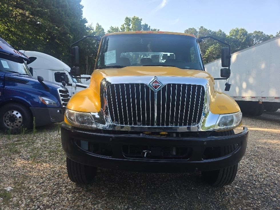 Cab and Chassis Truck-Light and Medium Duty Trucks-International-2021-MV607-Suwanee-GA-203,077\n\t\tmiles-$ 35,000 - Image 2