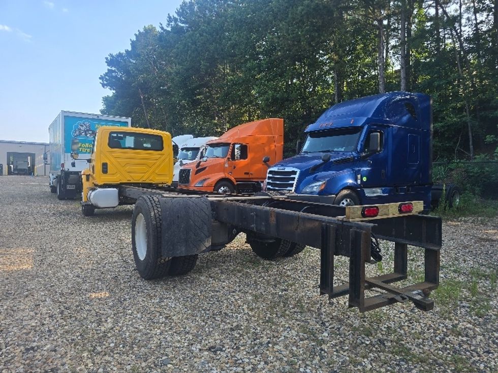 Cab and Chassis Truck-Light and Medium Duty Trucks-International-2021-MV607-Suwanee-GA-203,077\n\t\tmiles-$ 35,000 - Image 6