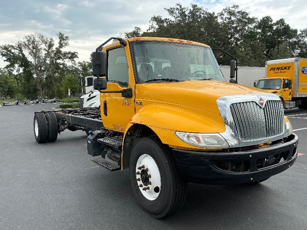 Cab and Chassis Truck-Light and Medium Duty Trucks-International-2021-MV607-Tampa-FL-207,452\n\t\tmiles-$ 30,000 - Image 1
