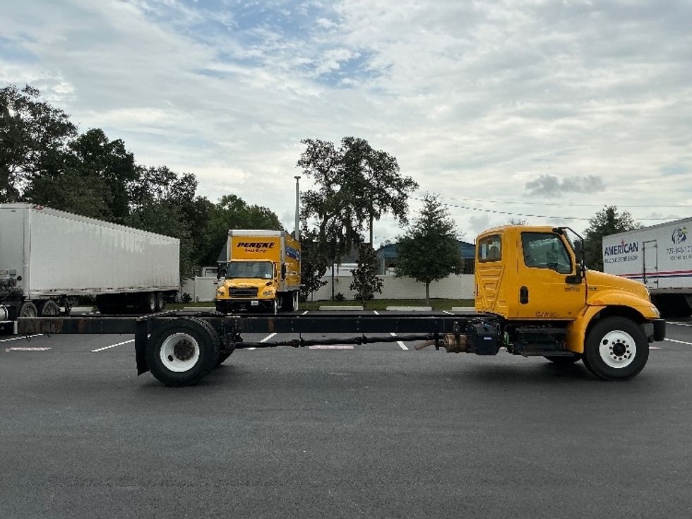 Cab and Chassis Truck-Light and Medium Duty Trucks-International-2021-MV607-Tampa-FL-207,452\n\t\tmiles-$ 30,000 - Image 10