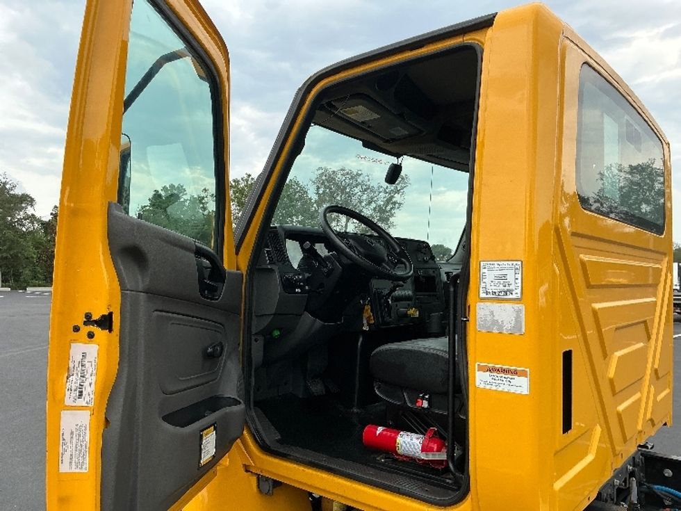 Cab and Chassis Truck-Light and Medium Duty Trucks-International-2021-MV607-Tampa-FL-207,452\n\t\tmiles-$ 30,000 - Image 11