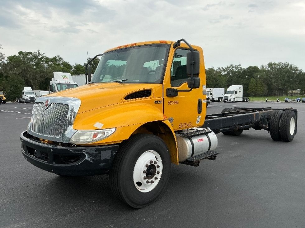 Cab and Chassis Truck-Light and Medium Duty Trucks-International-2021-MV607-Tampa-FL-207,452\n\t\tmiles-$ 30,000 - Image 3