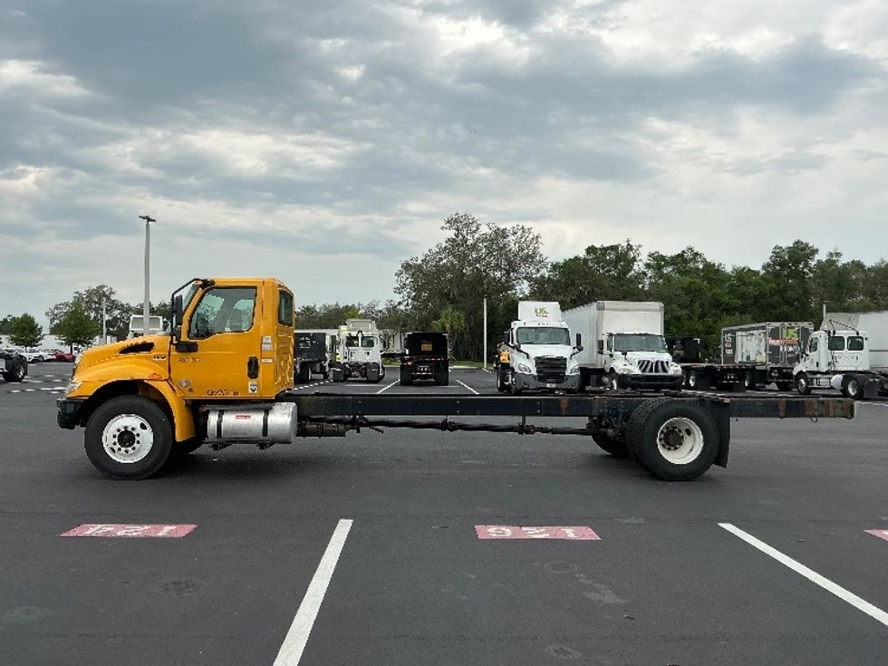 Cab and Chassis Truck-Light and Medium Duty Trucks-International-2021-MV607-Tampa-FL-207,452\n\t\tmiles-$ 30,000 - Image 4