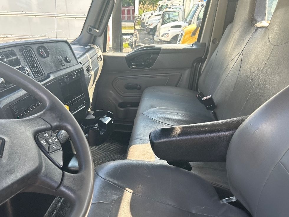 Cab and Chassis Truck-Light and Medium Duty Trucks-International-2022-MV607-Auburn-MA-252,124\n\t\tmiles-$ 27,500 - Image 16