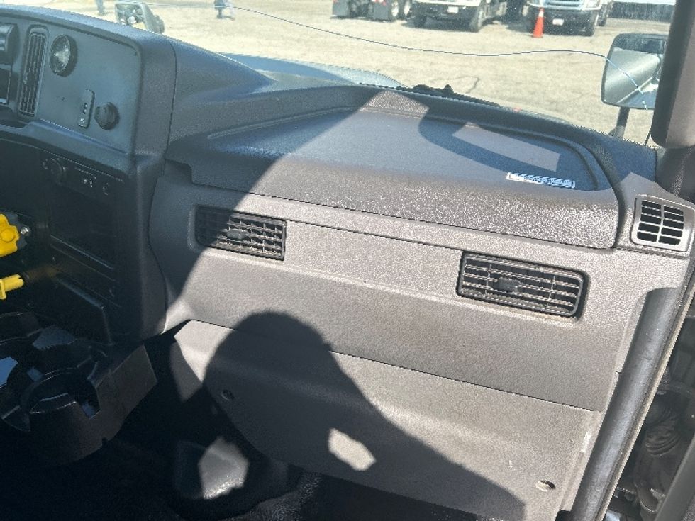 Cab and Chassis Truck-Light and Medium Duty Trucks-International-2022-MV607-Auburn-MA-252,124\n\t\tmiles-$ 27,500 - Image 18