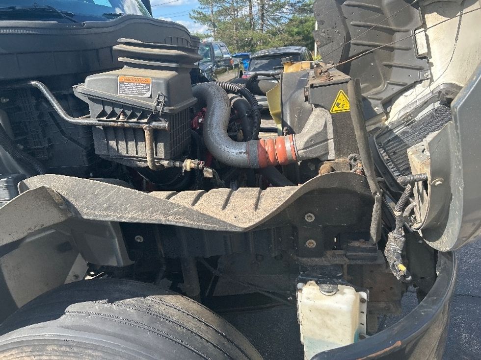 Cab and Chassis Truck-Light and Medium Duty Trucks-International-2022-MV607-Auburn-MA-252,124\n\t\tmiles-$ 27,500 - Image 21