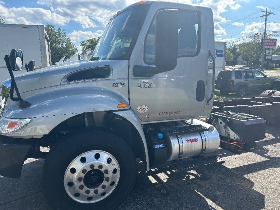 Cab and Chassis Truck-Light and Medium Duty Trucks-International-2022-MV607-Auburn-MA-252,124\n\t\tmiles-$ 27,500 - Image 5