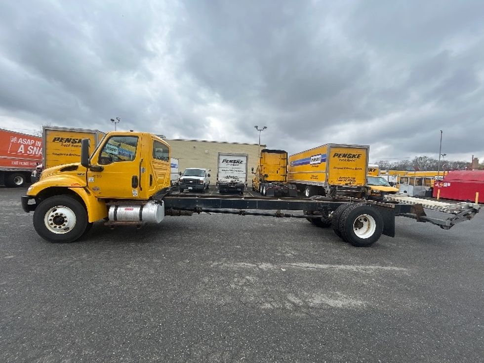 Cab and Chassis Truck-Light and Medium Duty Trucks-International-2022-MV607-Braintree-MA-128,196\n\t\tmiles-$ 45,000 - Image 4