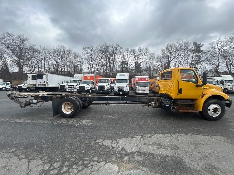 Cab and Chassis Truck-Light and Medium Duty Trucks-International-2022-MV607-Braintree-MA-128,196\n\t\tmiles-$ 45,000 - Image 8