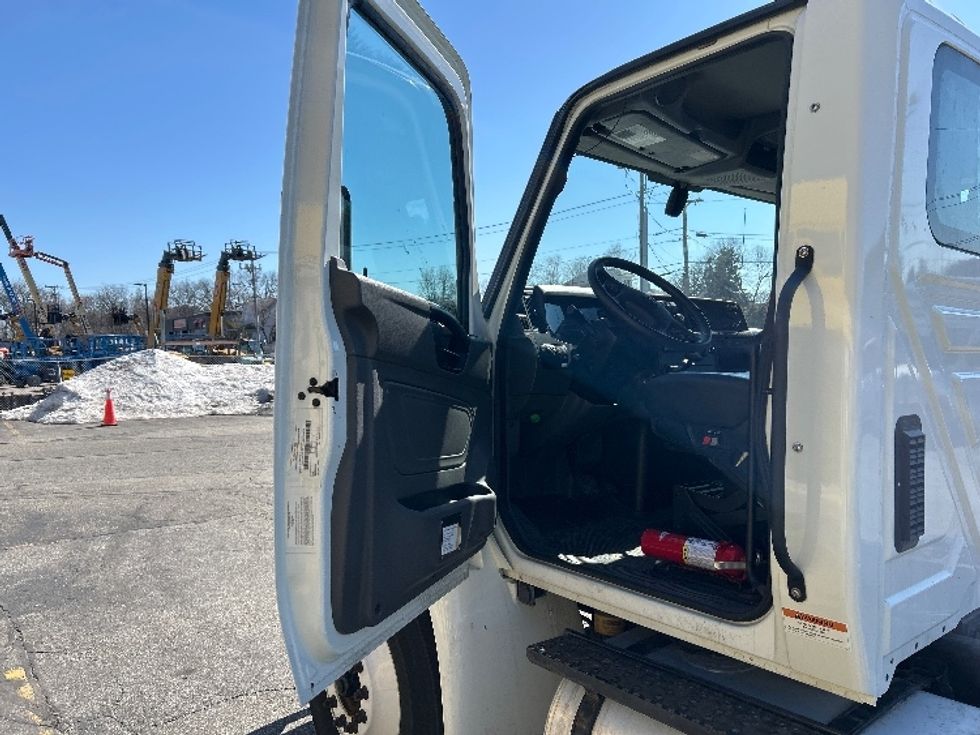 Cab and Chassis Truck-Light and Medium Duty Trucks-International-2022-MV607-Chicopee-MA-192,488\n\t\tmiles-$ 37,250 - Image 11