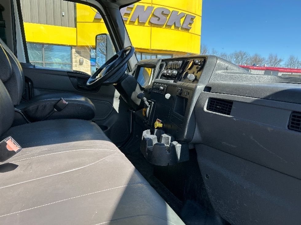 Cab and Chassis Truck-Light and Medium Duty Trucks-International-2022-MV607-Chicopee-MA-192,488\n\t\tmiles-$ 37,250 - Image 17
