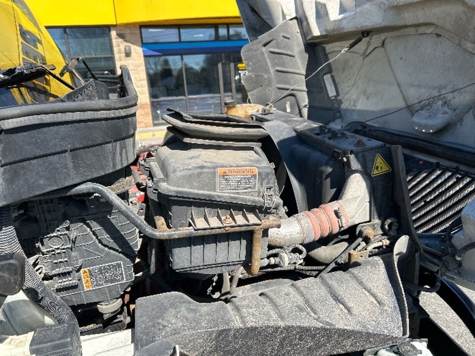 Cab and Chassis Truck-Light and Medium Duty Trucks-International-2022-MV607-Chicopee-MA-192,488\n\t\tmiles-$ 37,250 - Image 18