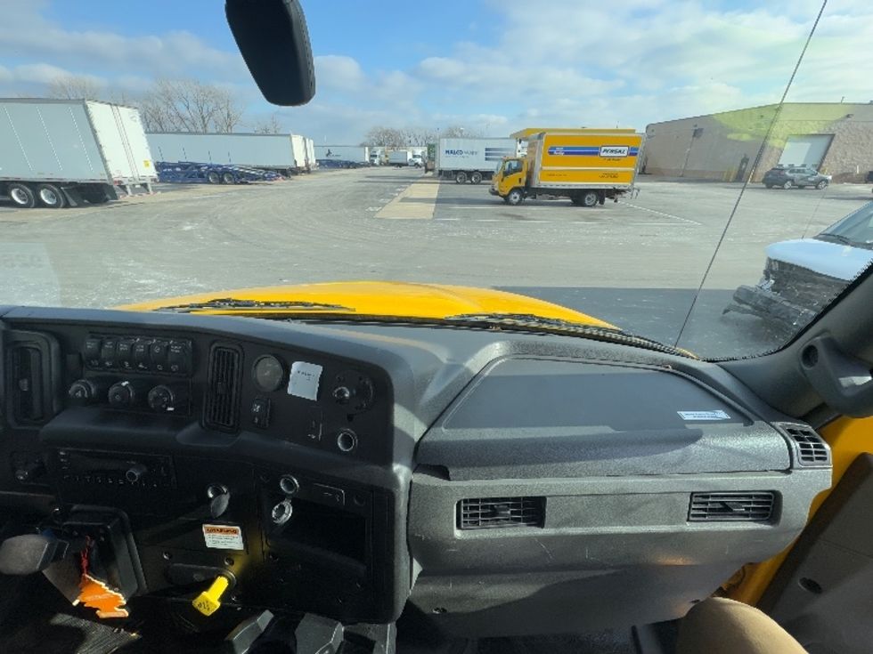 Cab and Chassis Truck-Light and Medium Duty Trucks-International-2022-MV607-East Chicago-IN-162,413\n\t\tmiles-$ 44,000 - Image 16