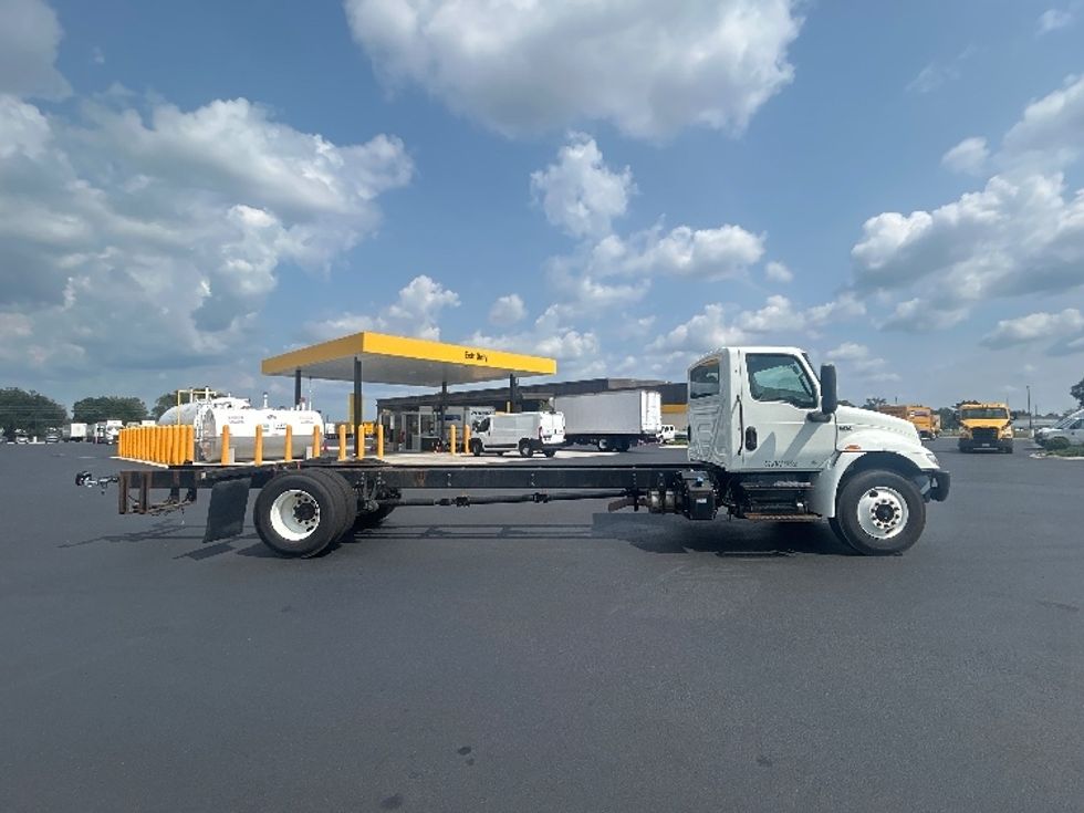 Cab and Chassis Truck-Light and Medium Duty Trucks-International-2022-MV607-Ocala-FL-363,104\n\t\tmiles-$ 23,000 - Image 10