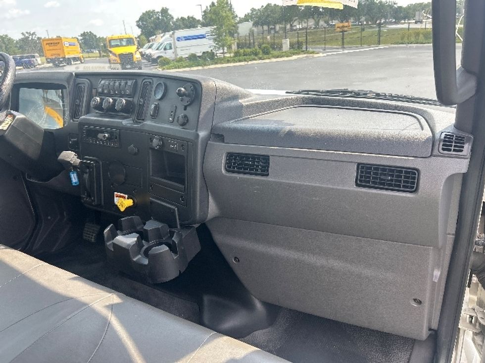 Cab and Chassis Truck-Light and Medium Duty Trucks-International-2022-MV607-Ocala-FL-363,104\n\t\tmiles-$ 23,000 - Image 16