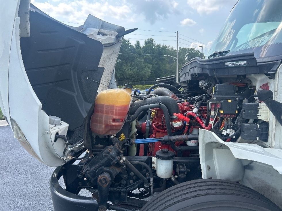 Cab and Chassis Truck-Light and Medium Duty Trucks-International-2022-MV607-Ocala-FL-363,104\n\t\tmiles-$ 23,000 - Image 19