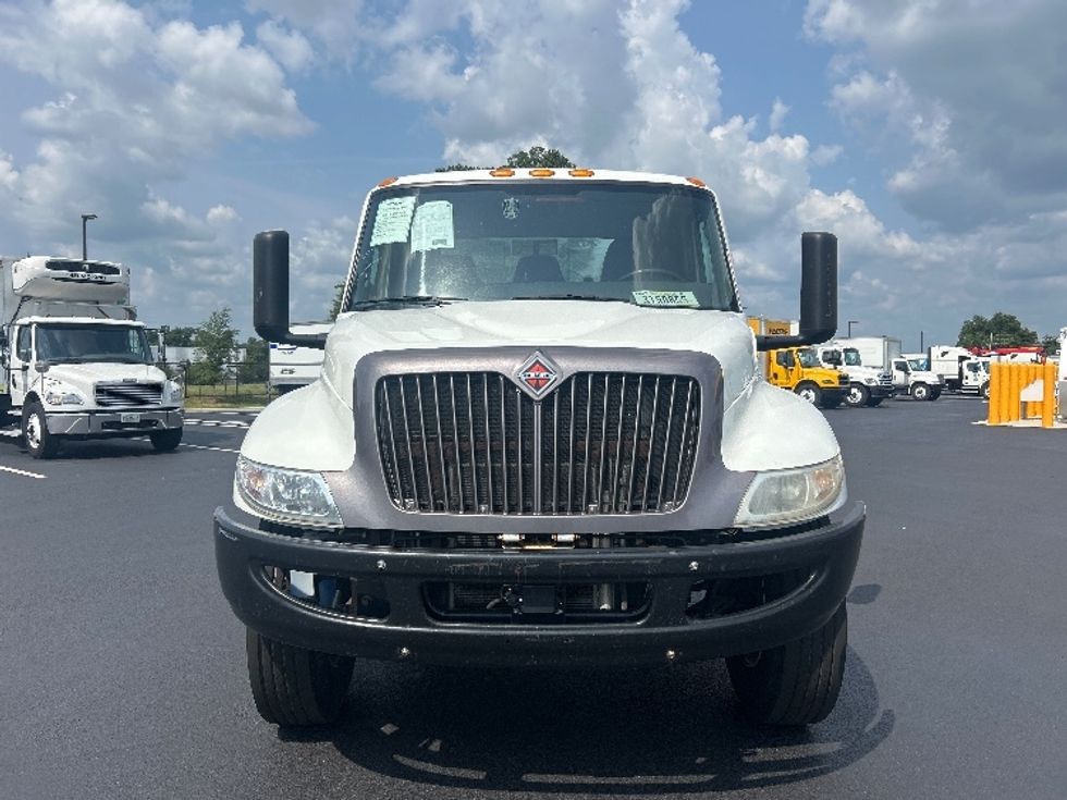 Cab and Chassis Truck-Light and Medium Duty Trucks-International-2022-MV607-Ocala-FL-363,104\n\t\tmiles-$ 23,000 - Image 2