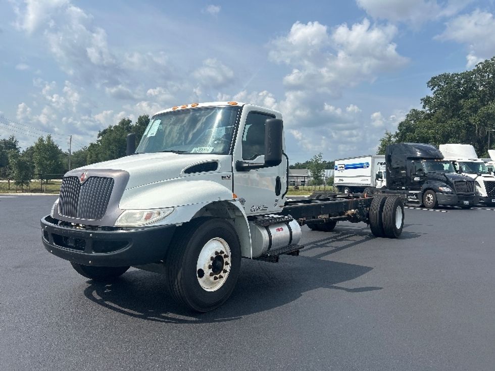 Cab and Chassis Truck-Light and Medium Duty Trucks-International-2022-MV607-Ocala-FL-363,104\n\t\tmiles-$ 23,000 - Image 3