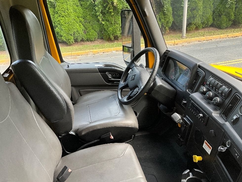 Cab and Chassis Truck-Light and Medium Duty Trucks-International-2022-MV607-Reading-PA-274,870\n\t\tmiles-$ 26,750 - Image 17
