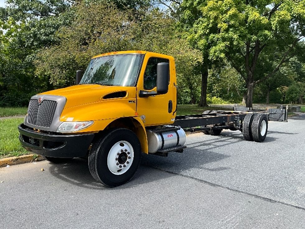 Cab and Chassis Truck-Light and Medium Duty Trucks-International-2022-MV607-Reading-PA-274,870\n\t\tmiles-$ 26,750 - Image 3