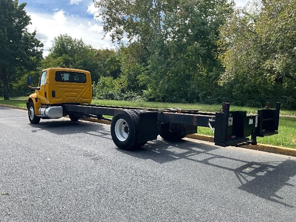 Cab and Chassis Truck-Light and Medium Duty Trucks-International-2022-MV607-Reading-PA-274,870\n\t\tmiles-$ 26,750 - Image 6