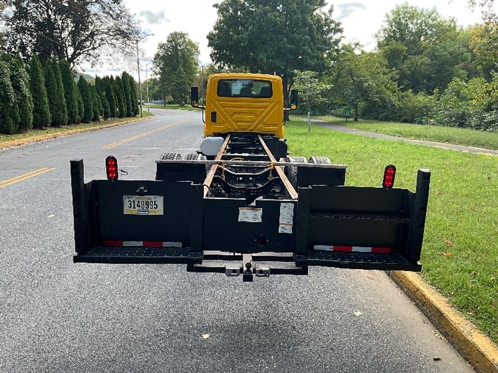 Cab and Chassis Truck-Light and Medium Duty Trucks-International-2022-MV607-Reading-PA-274,870\n\t\tmiles-$ 26,750 - Image 7