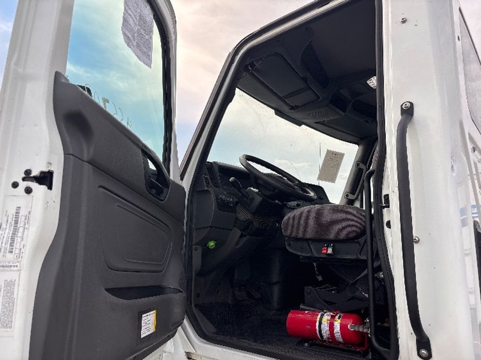 Cab and Chassis Truck-Light and Medium Duty Trucks-International-2022-MV607-Salt Lake City-UT-339,182\n\t\tmiles-$ 25,500 - Image 11