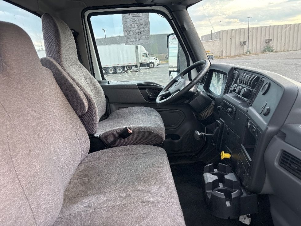 Cab and Chassis Truck-Light and Medium Duty Trucks-International-2022-MV607-Salt Lake City-UT-339,182\n\t\tmiles-$ 25,500 - Image 16