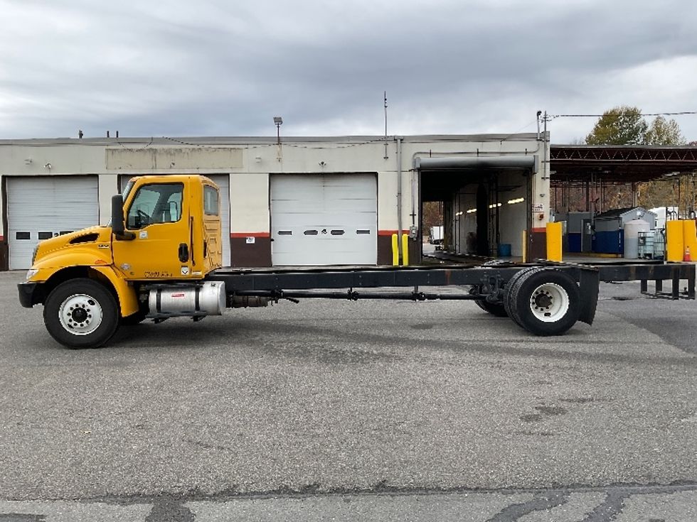 Cab and Chassis Truck-Light and Medium Duty Trucks-International-2022-MV607-South Portland-ME-203,392\n\t\tmiles-$ 34,750 - Image 4