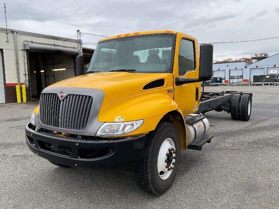 Cab and Chassis Truck-Light and Medium Duty Trucks-International-2022-MV607-South Portland-ME-203,392\n\t\tmiles-$ 34,750 - Image 3