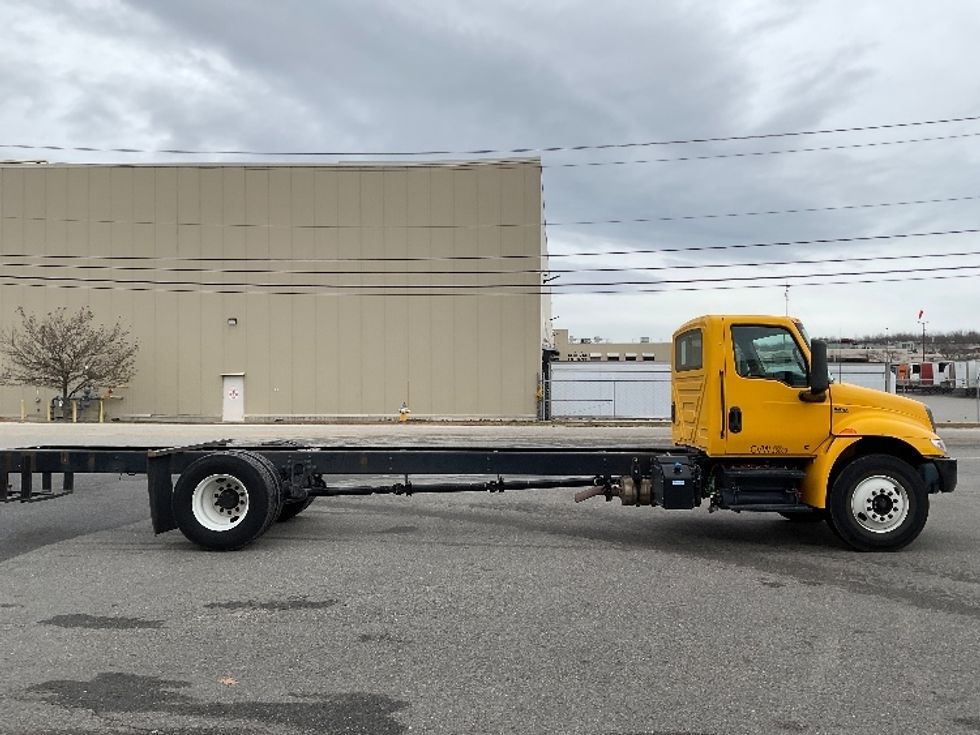 Cab and Chassis Truck-Light and Medium Duty Trucks-International-2022-MV607-South Portland-ME-203,392\n\t\tmiles-$ 34,750 - Image 10
