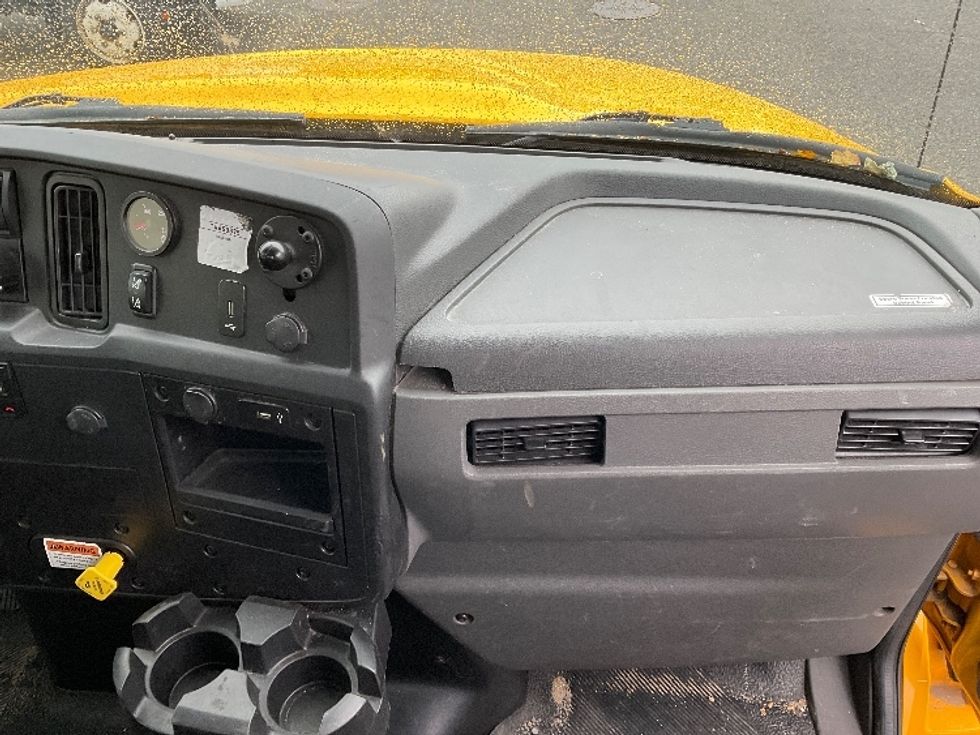 Cab and Chassis Truck-Light and Medium Duty Trucks-International-2022-MV607-South Portland-ME-203,392\n\t\tmiles-$ 34,750 - Image 16