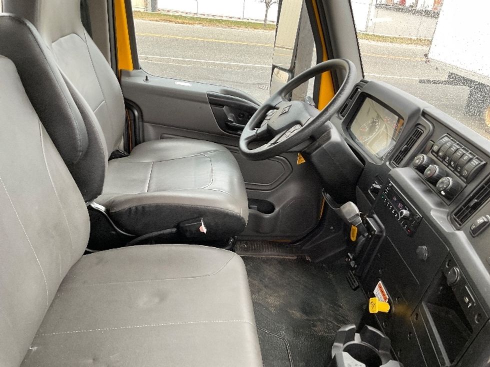 Cab and Chassis Truck-Light and Medium Duty Trucks-International-2022-MV607-South Portland-ME-203,392\n\t\tmiles-$ 34,750 - Image 17