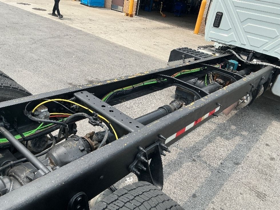 Cab and Chassis Truck-Light and Medium Duty Trucks-International-2022-MV607-Stoney Creek-ON-423,590\n\t\tkm-$ 60,500 - Image 10