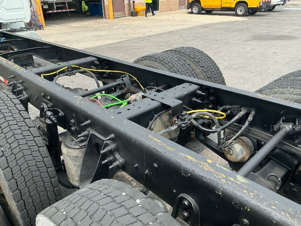 Cab and Chassis Truck-Light and Medium Duty Trucks-International-2022-MV607-Stoney Creek-ON-423,590\n\t\tkm-$ 60,500 - Image 12