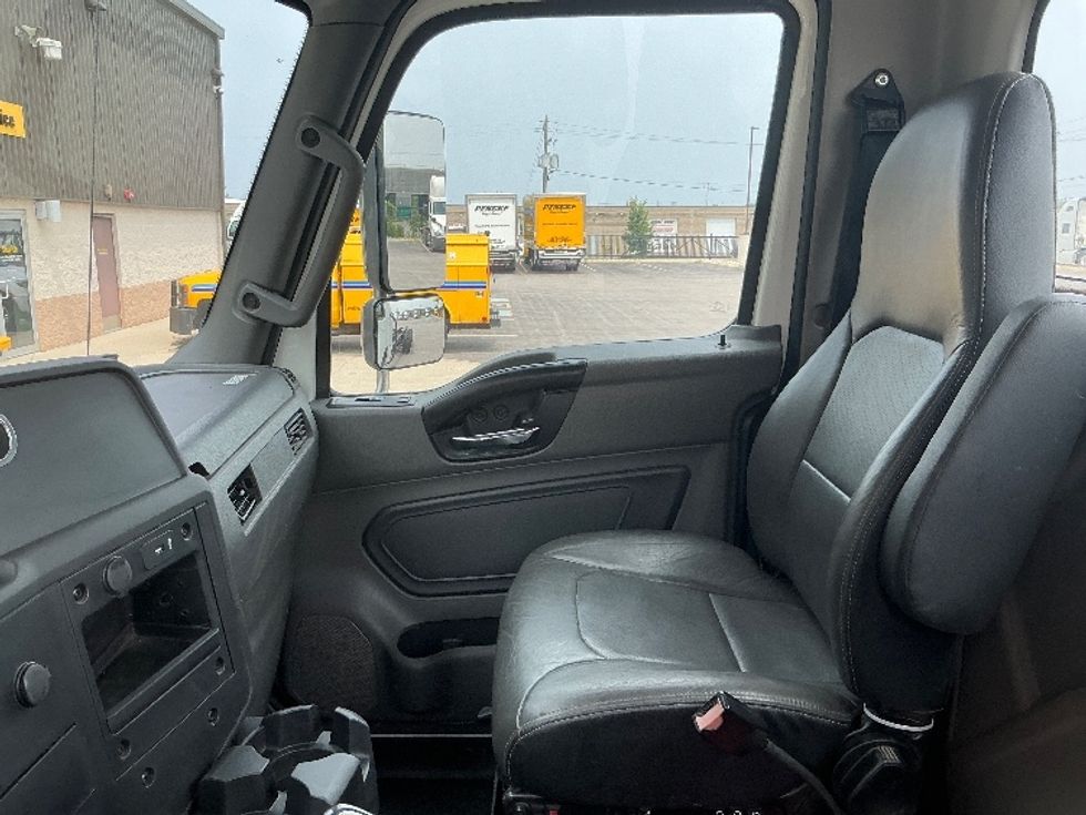 Cab and Chassis Truck-Light and Medium Duty Trucks-International-2022-MV607-Stoney Creek-ON-423,590\n\t\tkm-$ 60,500 - Image 19