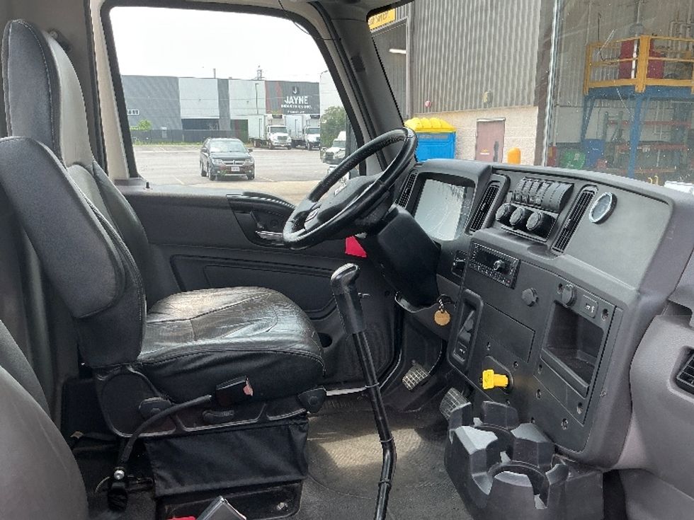 Cab and Chassis Truck-Light and Medium Duty Trucks-International-2022-MV607-Stoney Creek-ON-423,590\n\t\tkm-$ 60,500 - Image 22