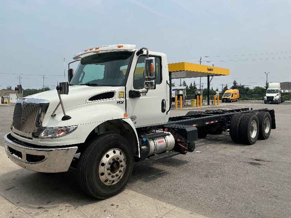 Cab and Chassis Truck-Light and Medium Duty Trucks-International-2022-MV607-Stoney Creek-ON-423,590\n\t\tkm-$ 60,500 - Image 3